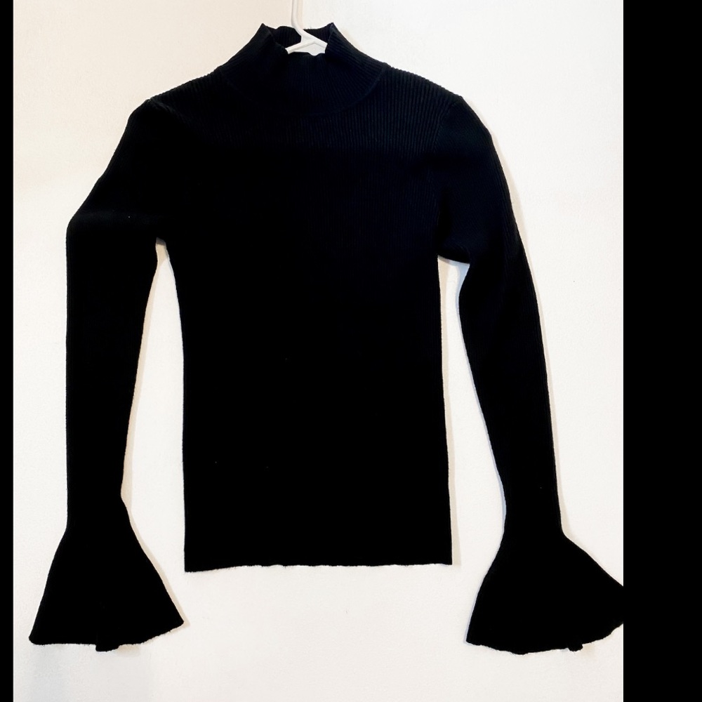 Bell sleeved top from Vici
